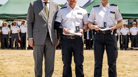 Ministerpräsident Boris Rhein beim Auszeichnungsappell Ministerpräsident Boris Rhein beim Auszeichnungsappell