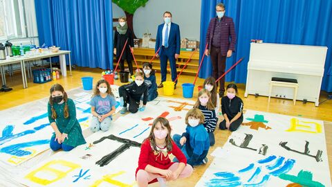 Kultusminister Lorz informiert sich über „Schreibpatenschaften“ an der Blücherschule