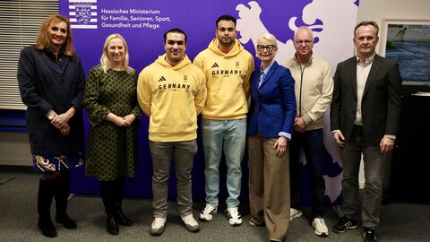 Sportministerin Diana Stolz verabschiedet hessische Wintersportler zu den Olympischen Winterspielen in Mailand Cortina 2026. 